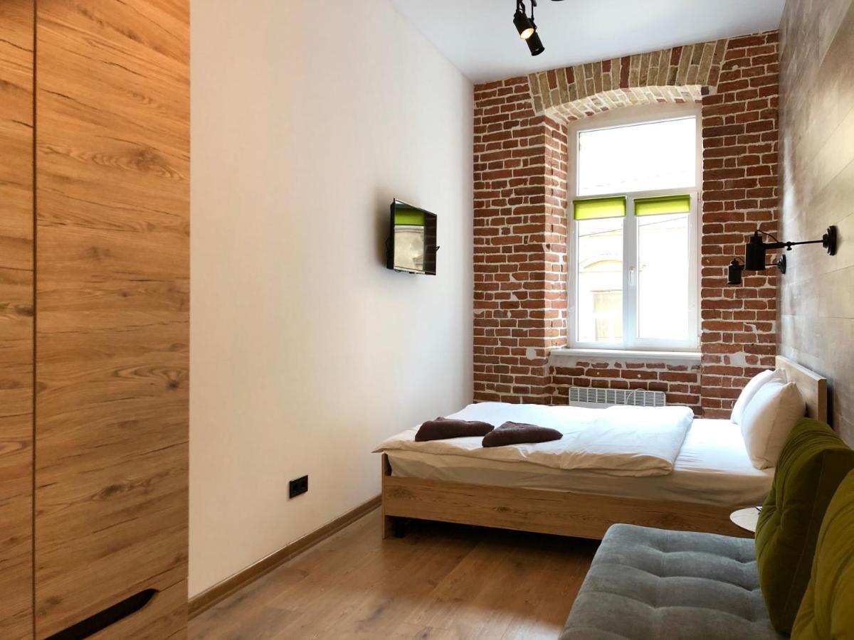 Romantic Apartments-In Center 8 7A Лвив Екстериор снимка
